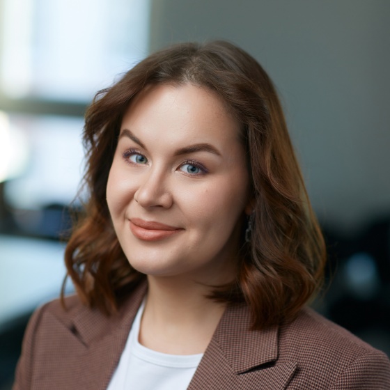 Acя Тихомолова